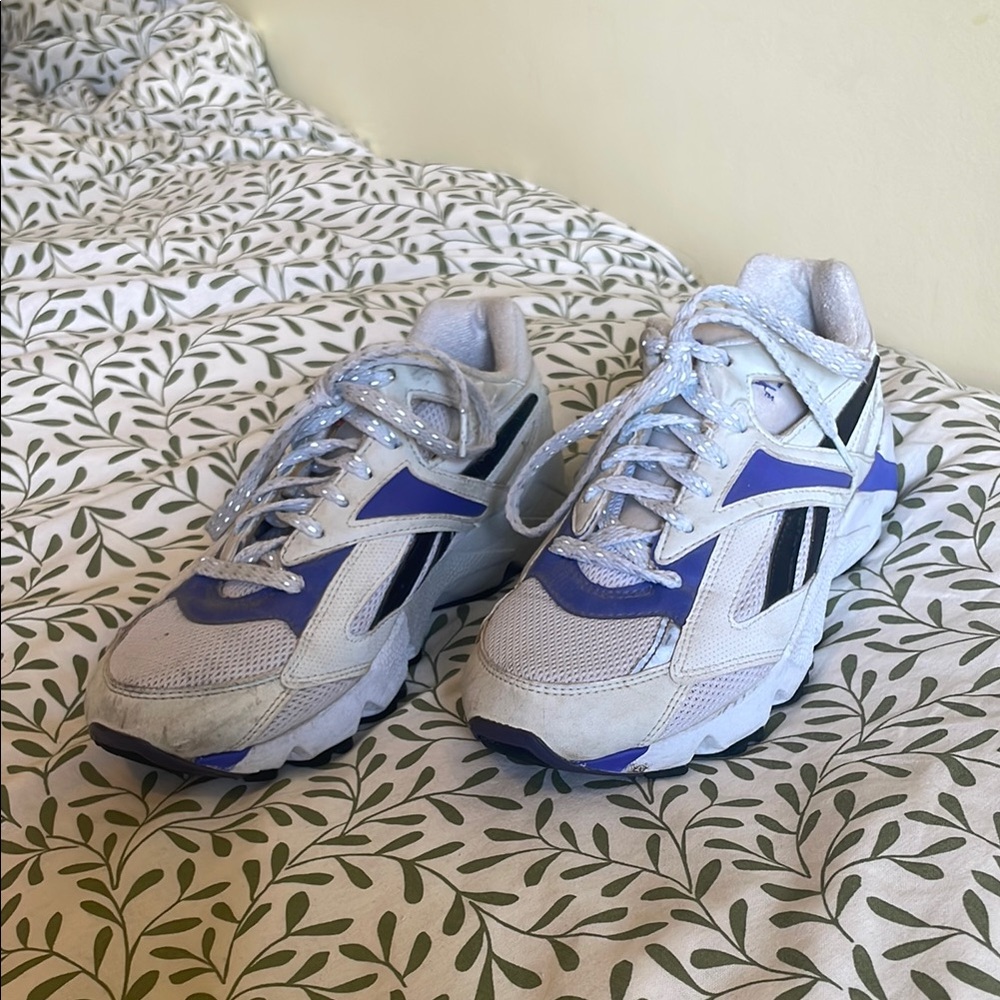 Vintage Reebok Classic Aztrek White and Purple Shoes - Size 7 Women’s